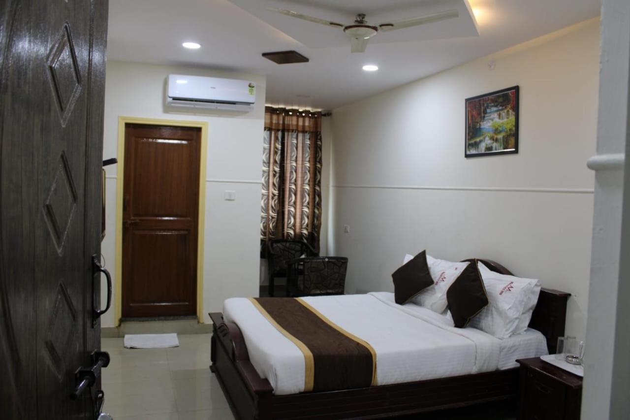 Maldives Inn Bangalore Bagian luar foto