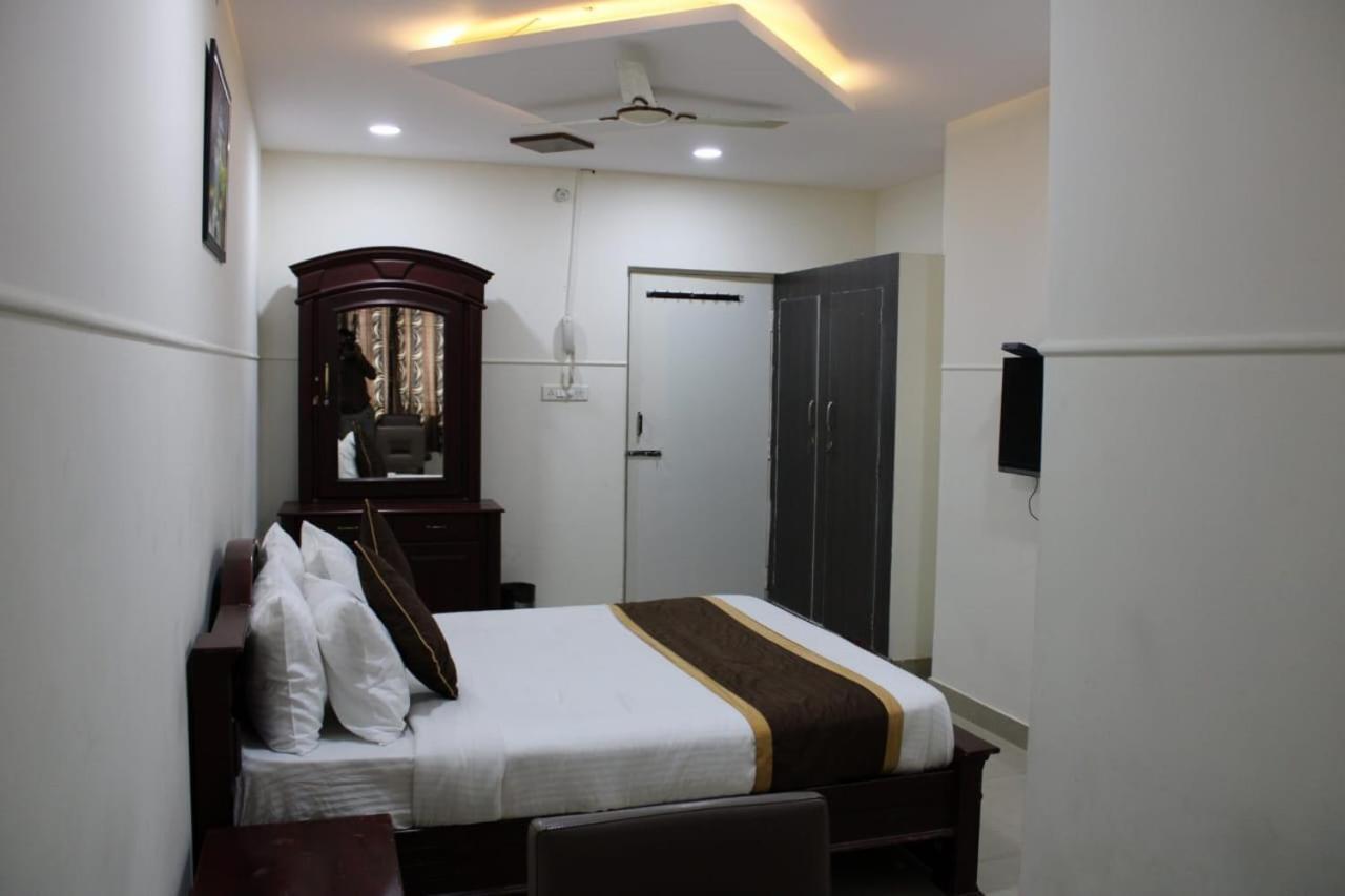 Maldives Inn Bangalore Bagian luar foto